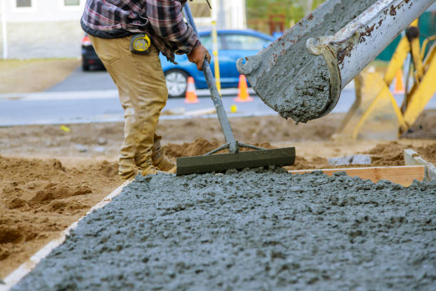 Best Concrete Walkway Installation  in Mono Vista, CA